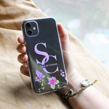 Lade das Bild in den Galerie-Viewer, Sarah und Clemens Liebesbeweis für iPhone 11 Silikon Tpu Transparent Name und Initialen frei Wählbar Lieblingscases.de