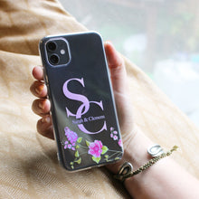 Lade das Bild in den Galerie-Viewer, Sarah und Clemens Liebesbeweis für iPhone 11 Silikon Tpu Transparent Name und Initialen frei Wählbar Lieblingscases.de
